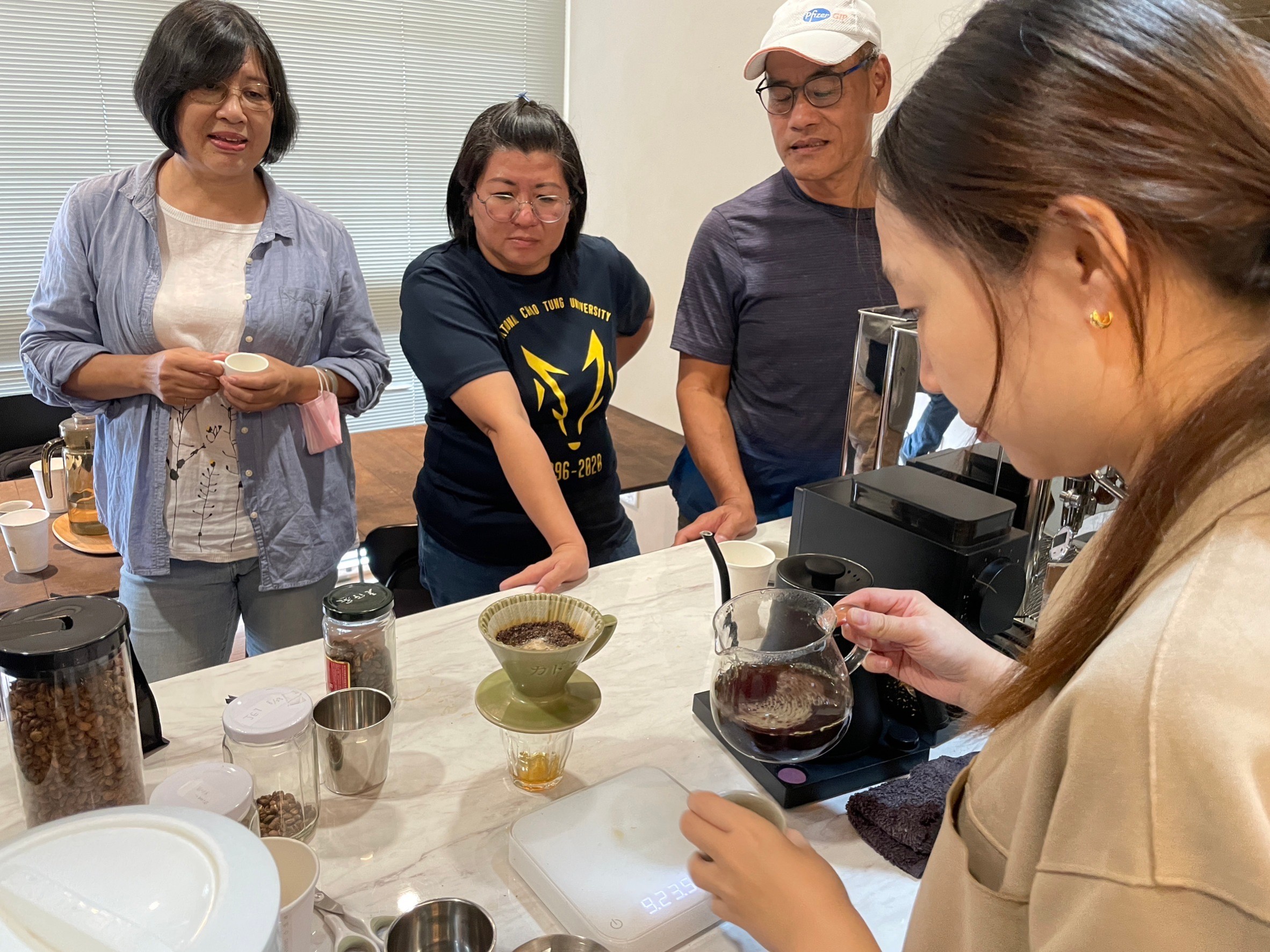 有明心創辦人阮楷媄現場手沖示範