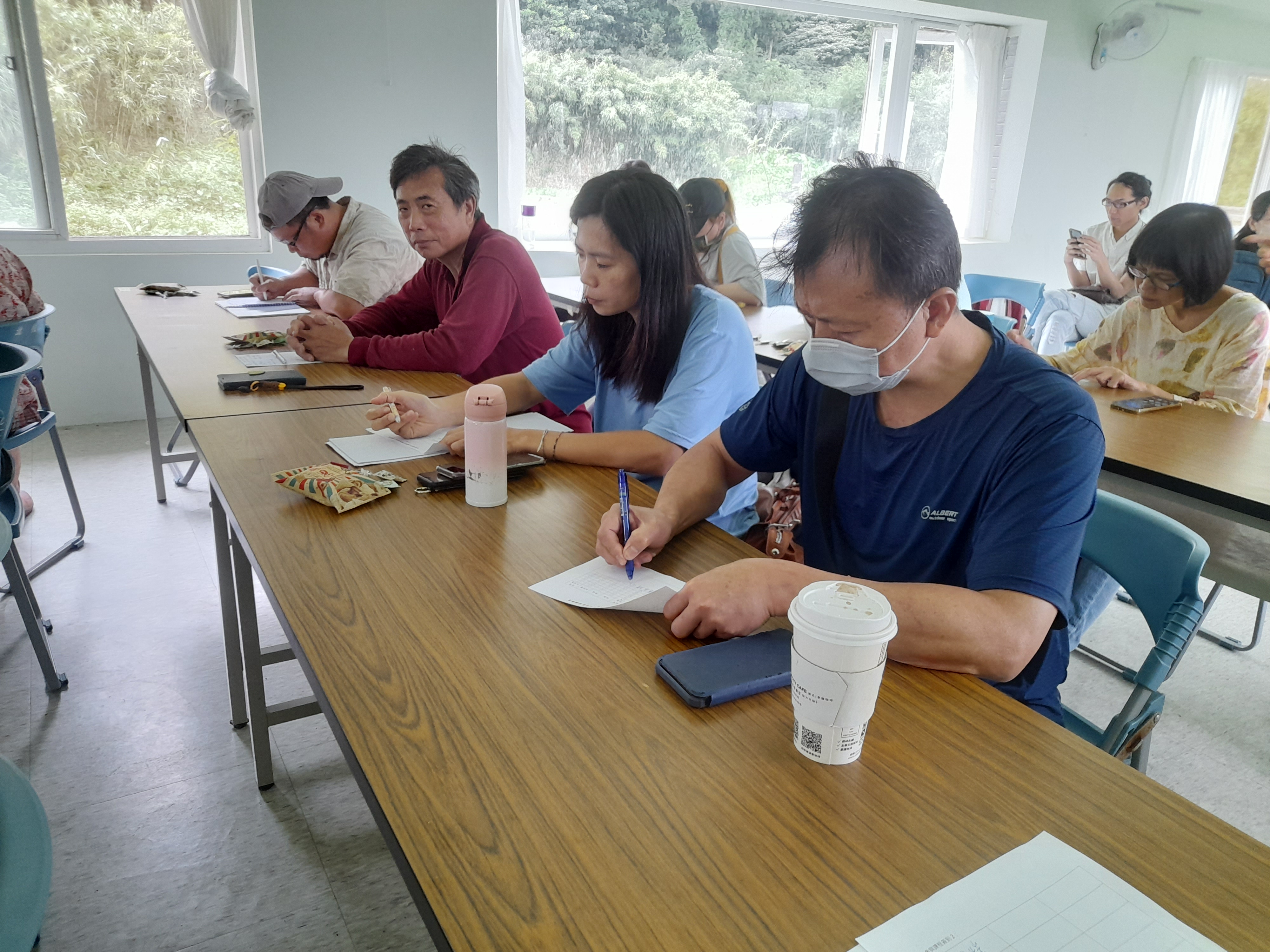 課後農友們很感謝踴躍與⽑老師回饋