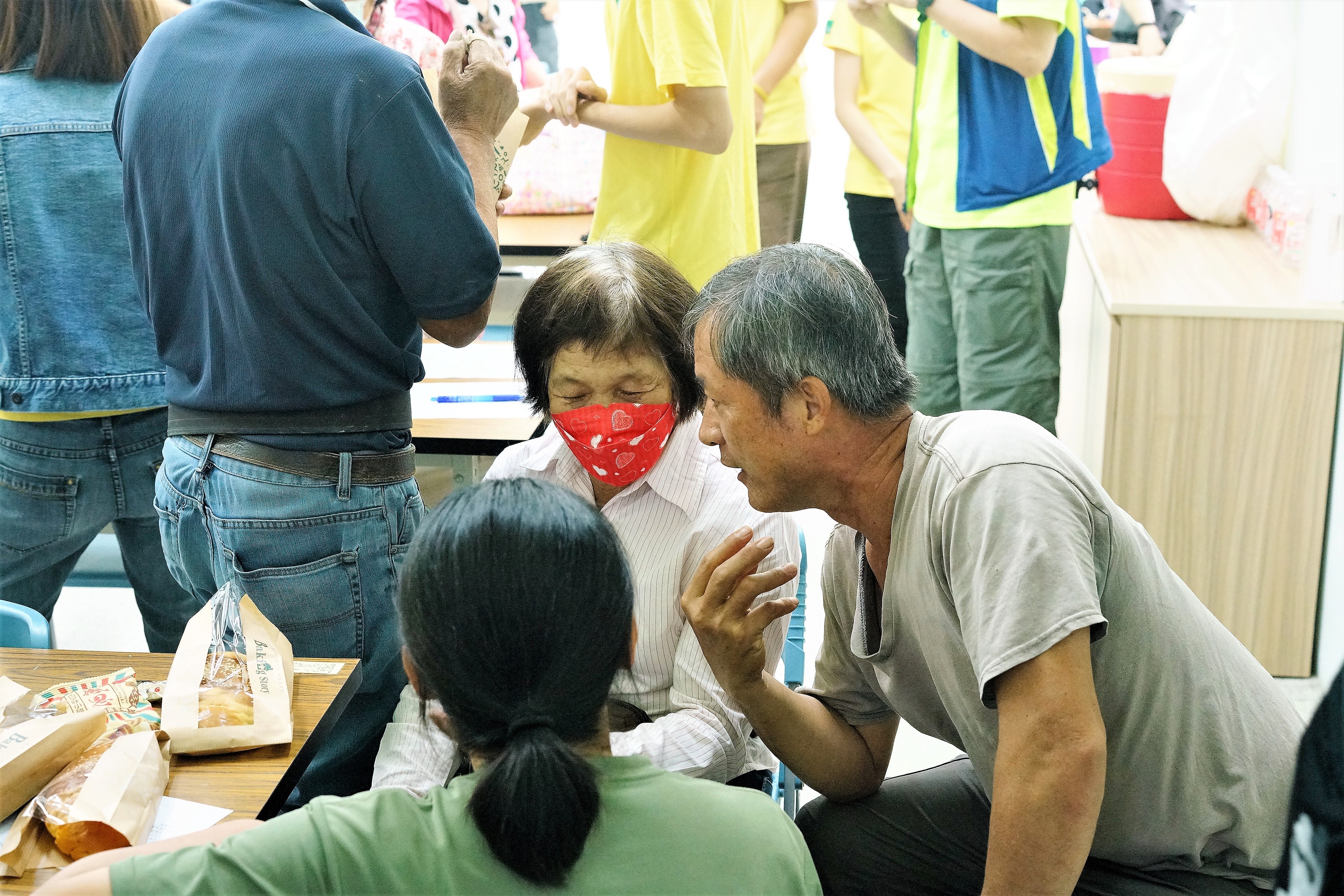 農⺠間也互相討論起如何在友善耕作下功夫，並如何更友善對待田區的野生動物們